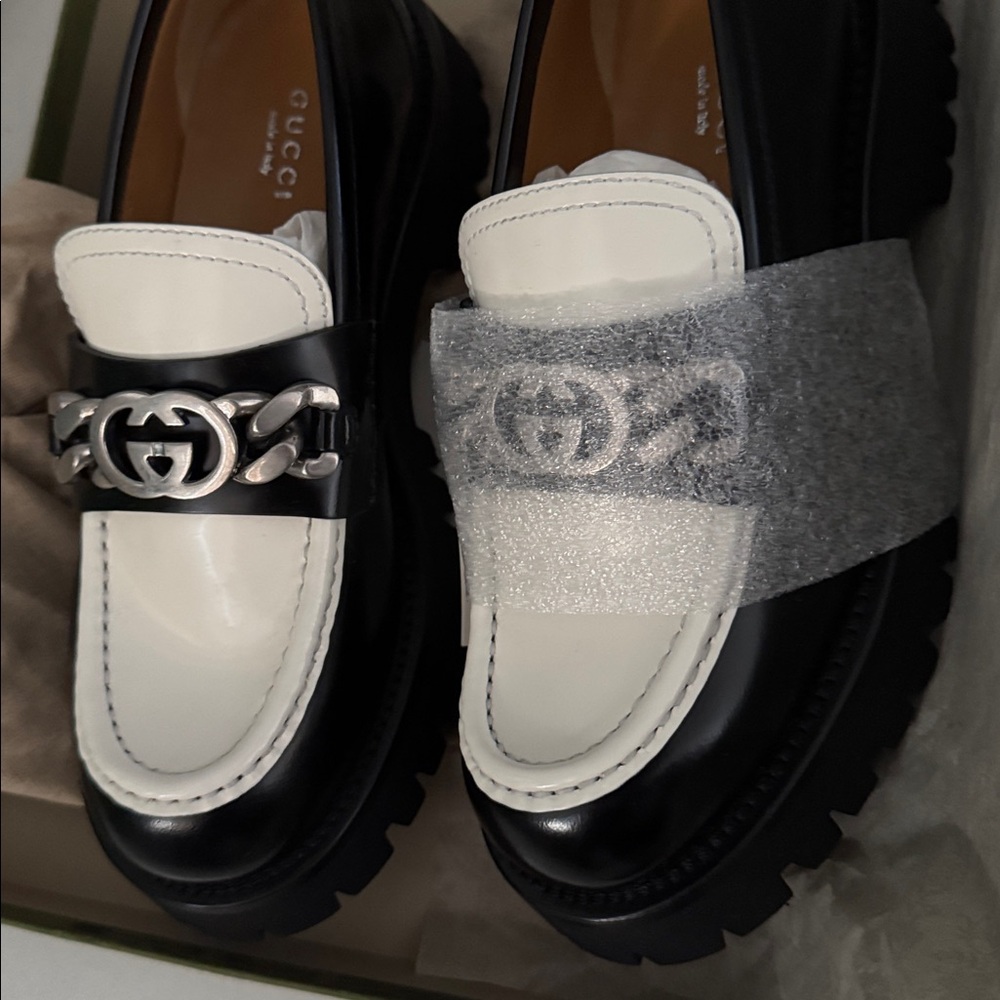 Gucci Black and White Jeanne Lug Loafers *NEW*